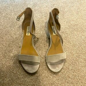 Steve Madden - Grey Suede Sandals - 8